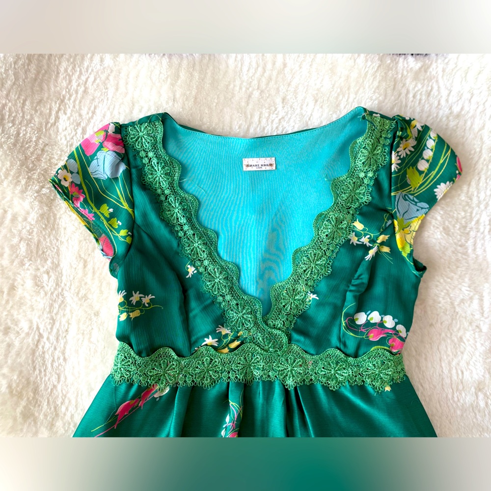 Size M to L green empress dress